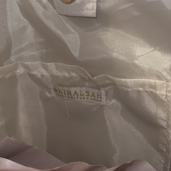 Bride tote with small pom poms - Picture 5 of 5